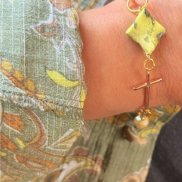 Gold and Green turquoise Cross Charm Bracelet - Picture 1 of 3